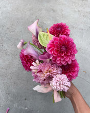 Load image into Gallery viewer, CUSTOM SEASONAL BOUQUET DESIGN Amalfi Floral Design